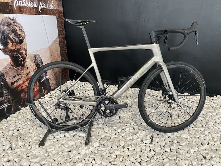 Teammachine SLR01 Ultegra